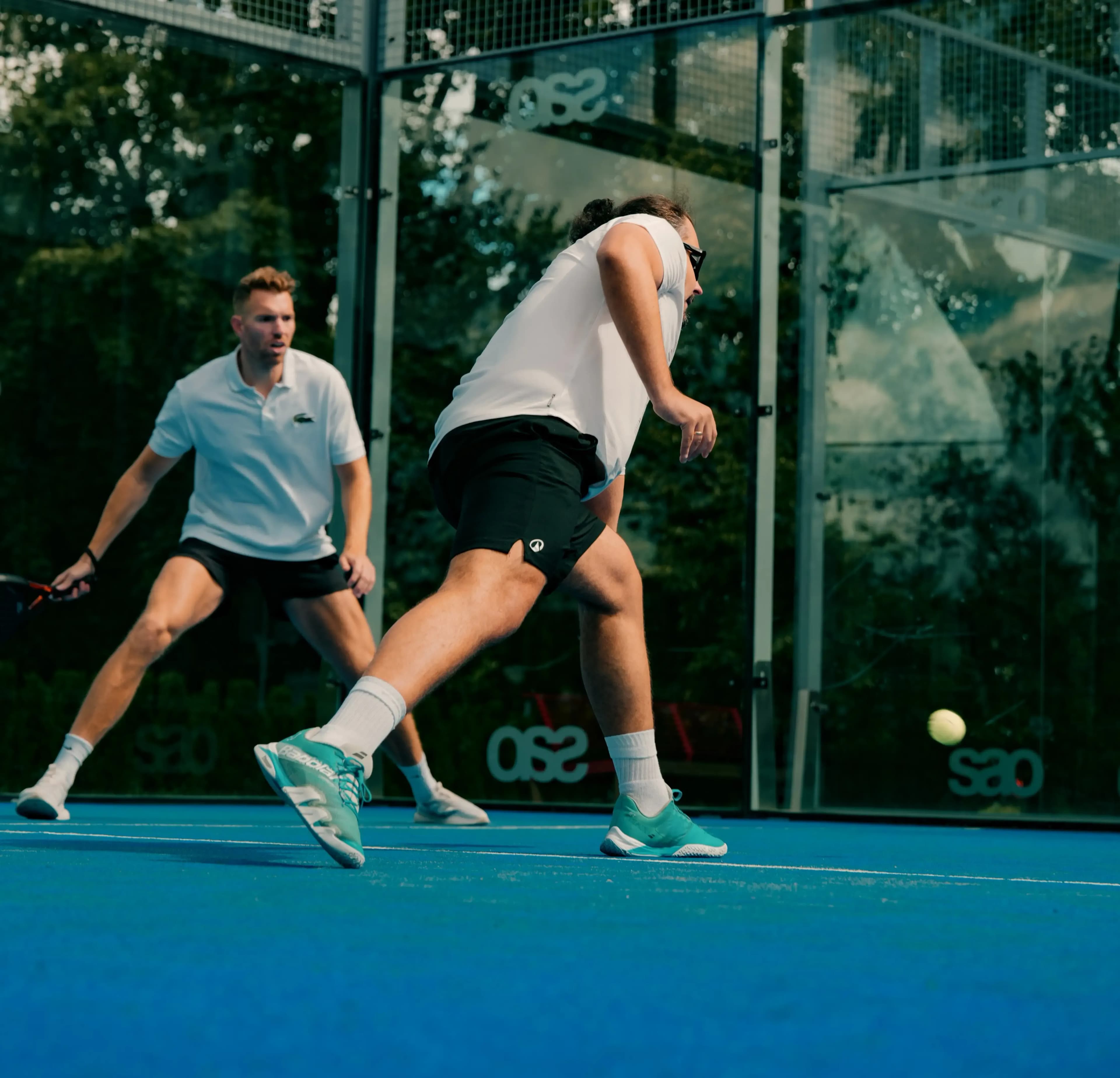 Gra w pickleballa na korcie SAO Sports Hub w Krakowie