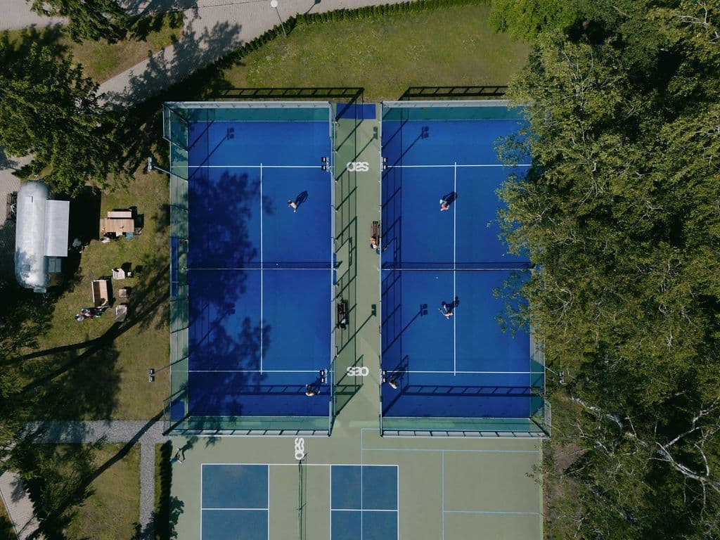 Panoramiczne korty do padla w SAO Sports Hub w Krakowie
