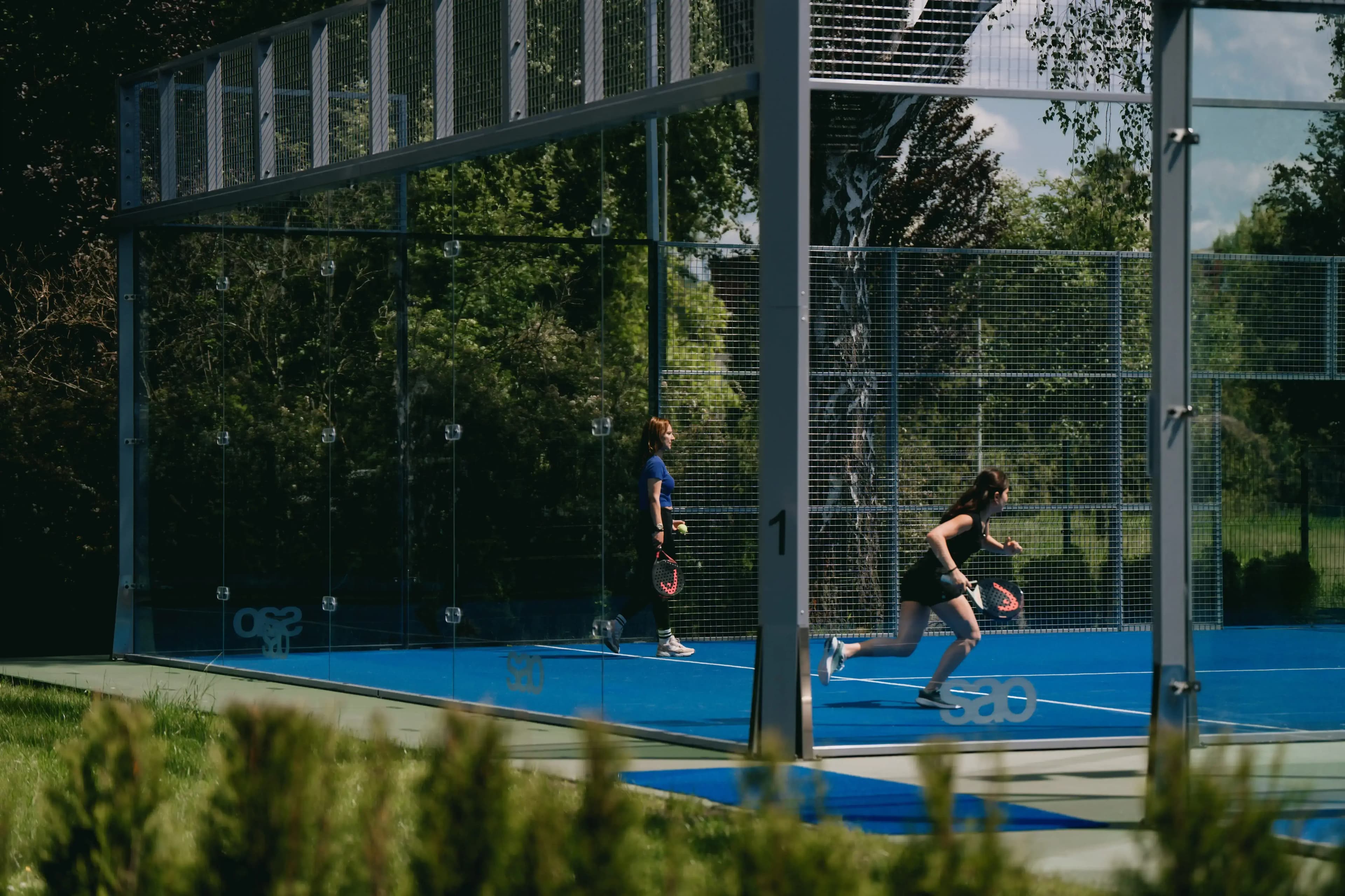 Trening padla z trenerem na korcie SAO Sports Hub